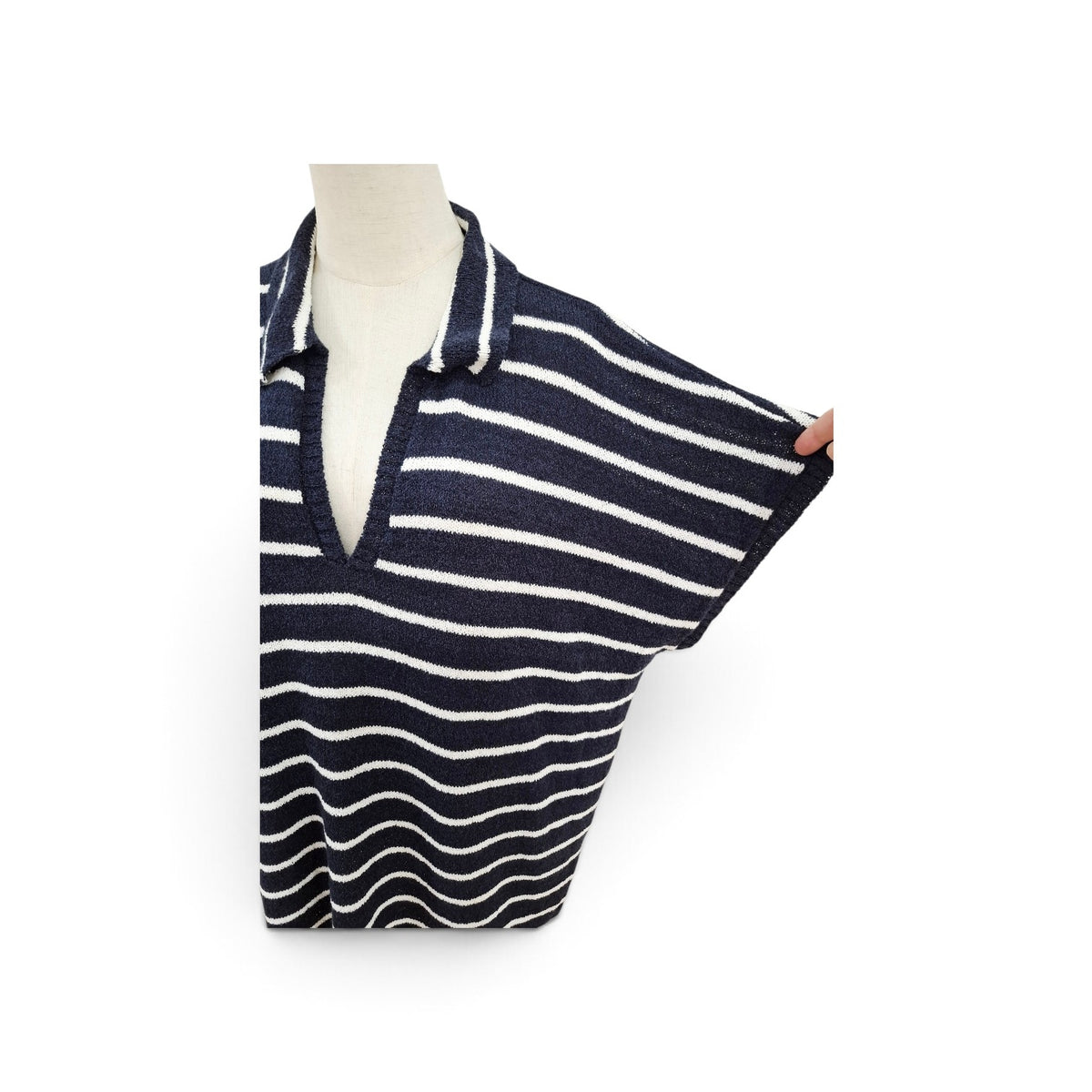 DECJUBA D Luxe Navy and White Striped Knit Top