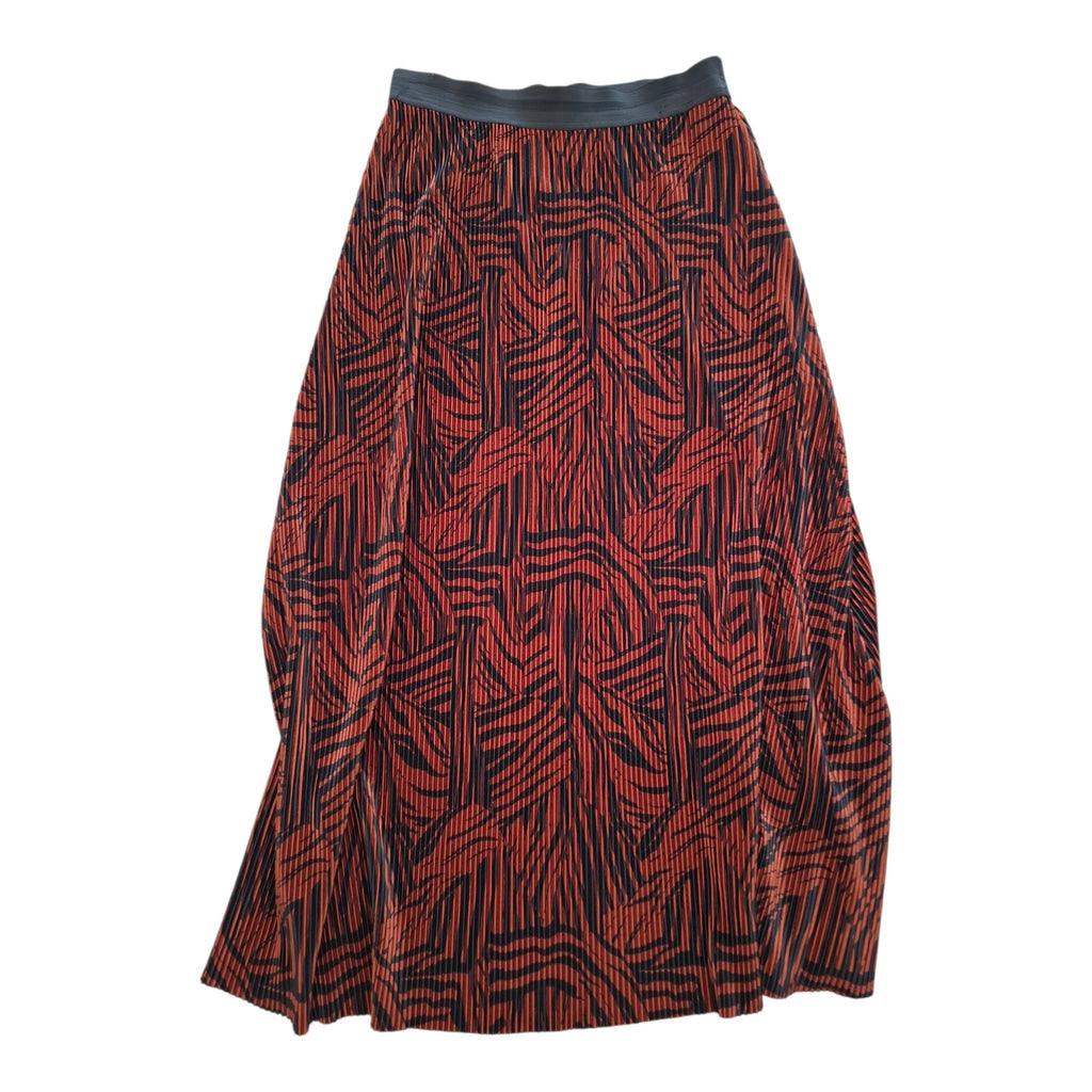 A red and black patterned midi skirt with a dark gray waistband, displayed against a plain white background.